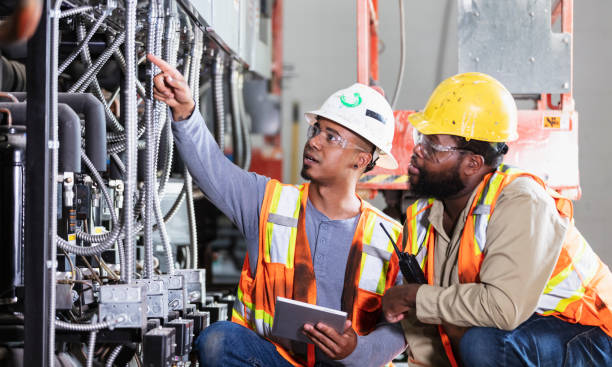 Best Residential Electrician Services  in Maywood, CA